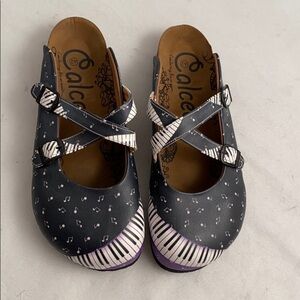 Calceo Music Notes Piano patterned clogs size 42